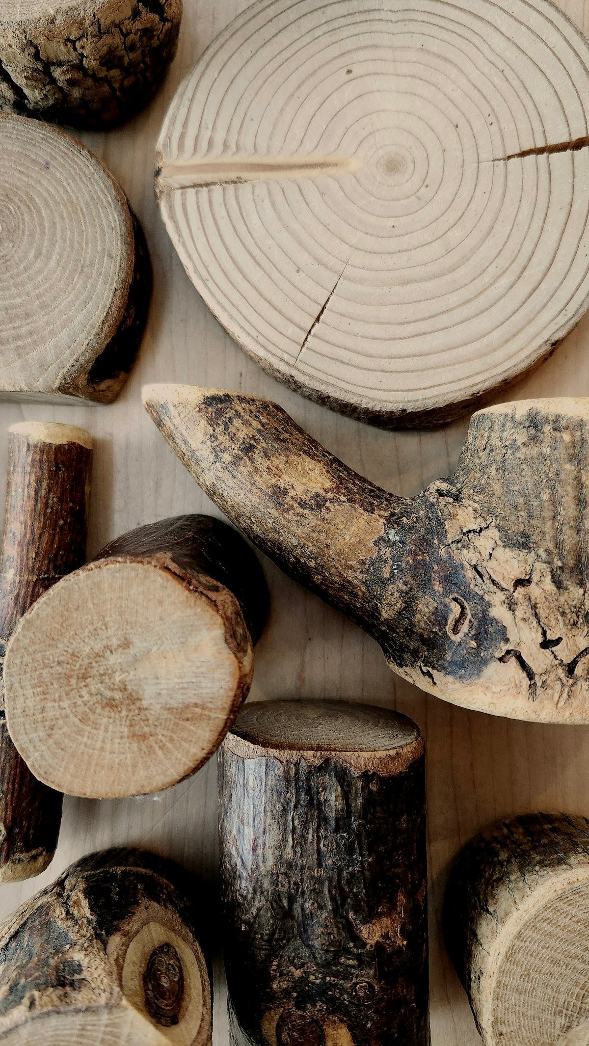 Choosing timeless materials: stone, wood and linen